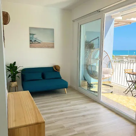 Cozy By The Sea Apartment